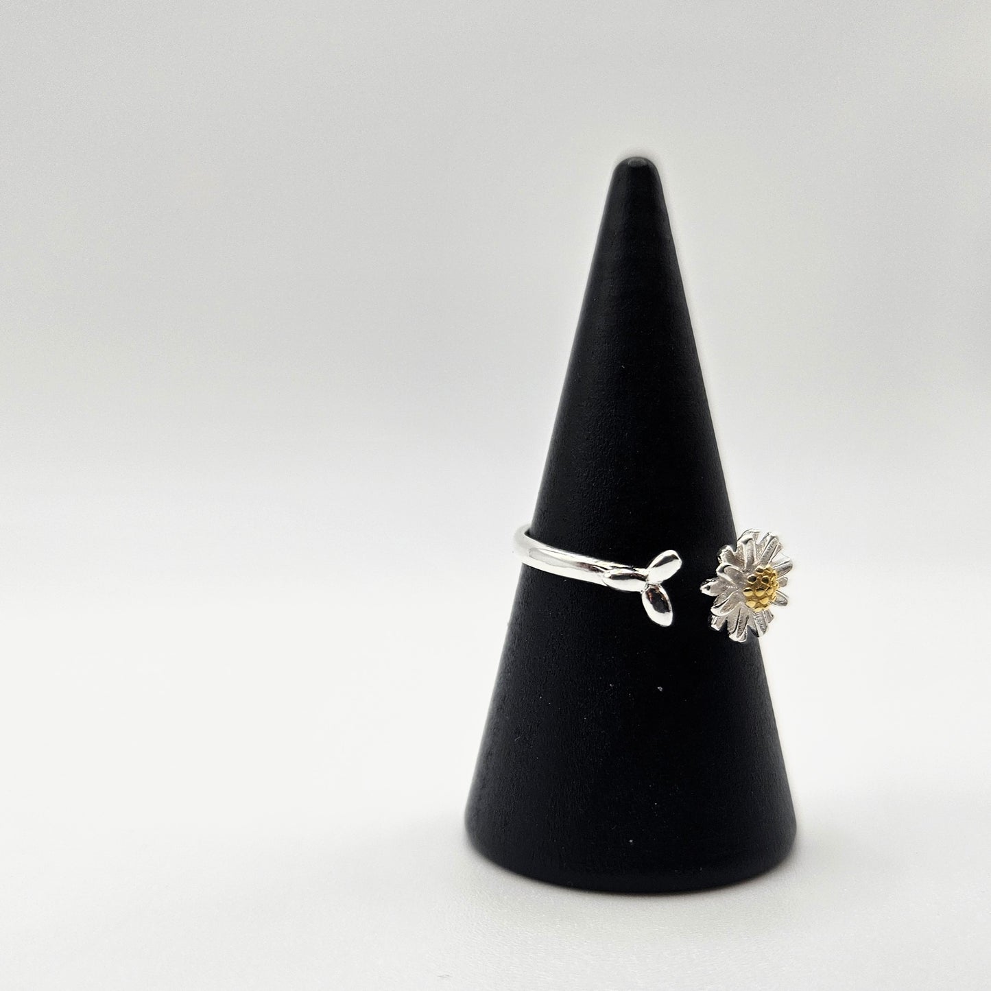 Daisy& Leaf Ring